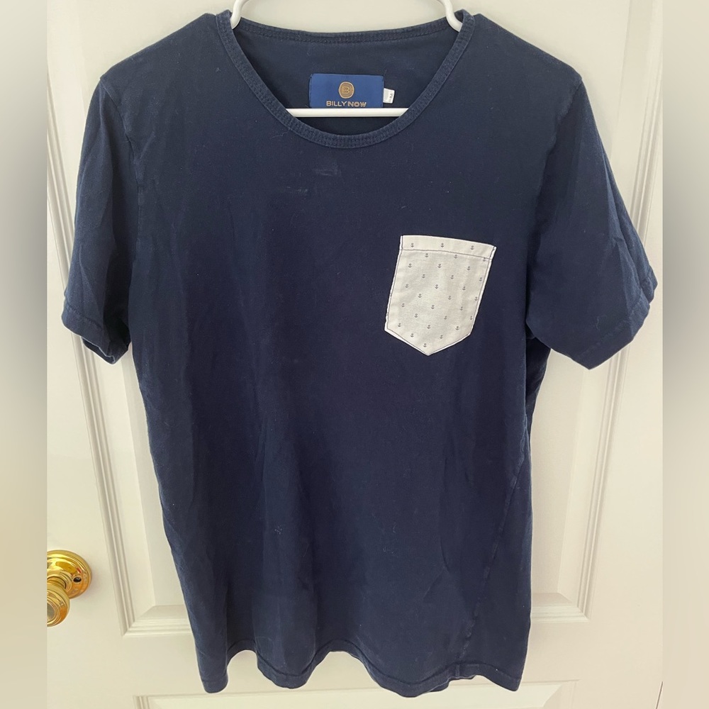 Men’s Size Medium Navy blue shirt